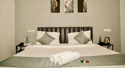 Bee Oak Budget Hotel in Hyderabad