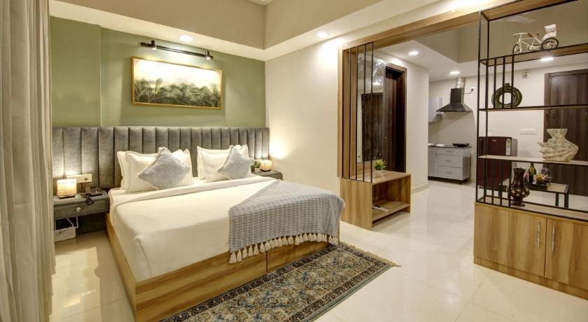 Saltstayz Premier - Golf Course Extension Road in Gurgaon