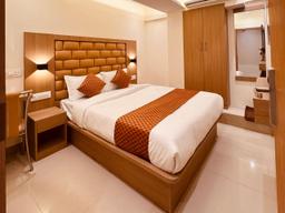 Hotel Cliff Garden in Mumbai