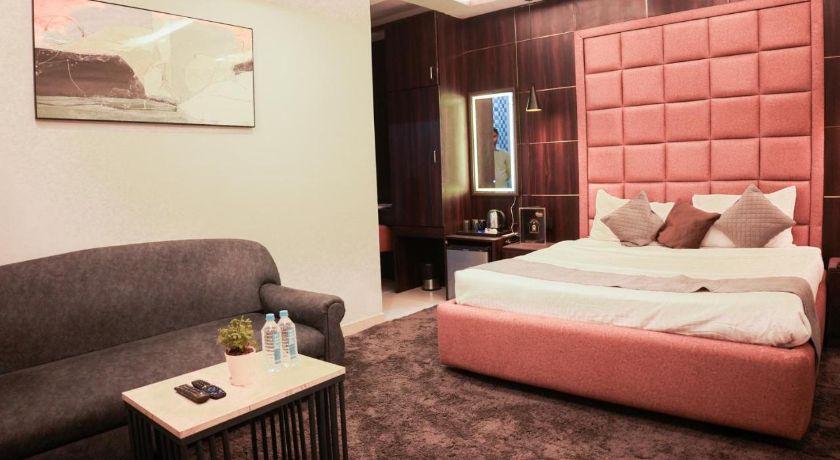 The Palatial Hotel in Lucknow