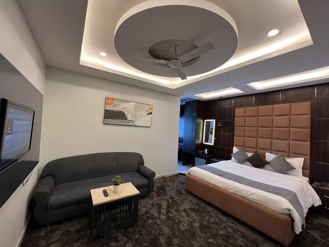 The Palatial Hotel in Lucknow