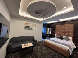 The Palatial Hotel in Lucknow