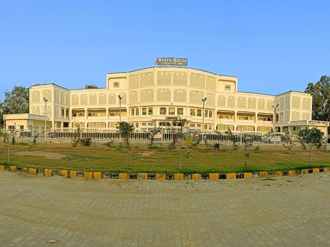 White House Country Inn By Pearl in Jhajjar