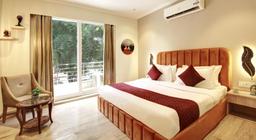 Limewood Stay - Mall 51 in Gurgaon