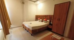 Hotel Global Inn in Lucknow
