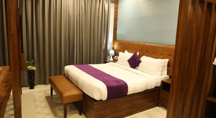 Hotel Helios in Zirakpur