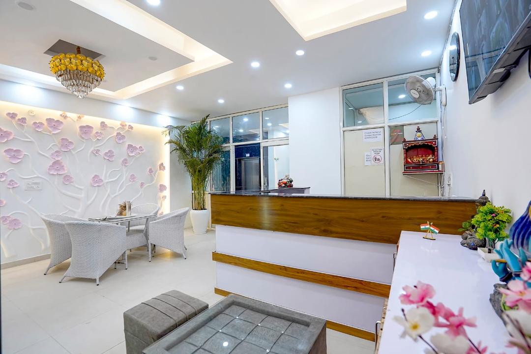 Frolic Luxury Stay in Noida
