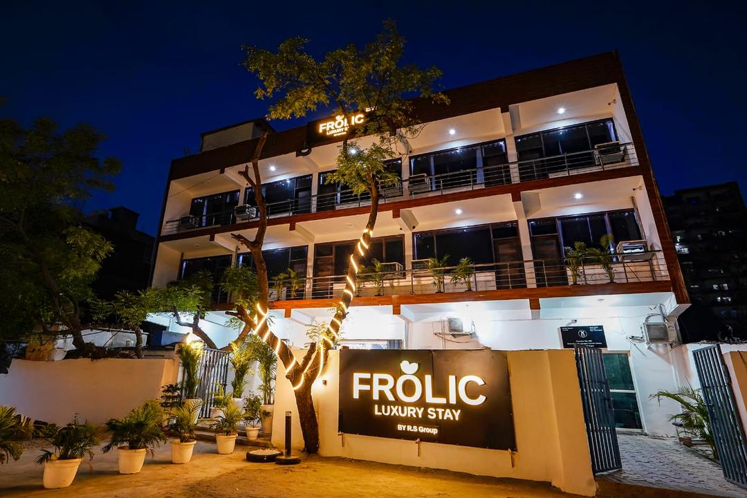 Frolic Luxury Stay in Noida