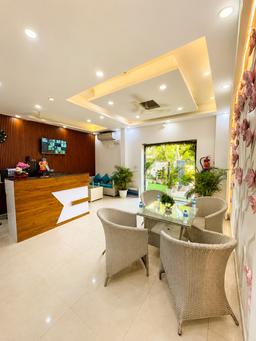 Frolic Luxury Stay in Noida