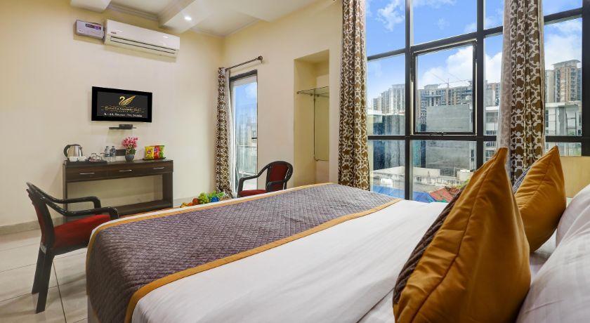 Hotel Vibe Blue in Noida