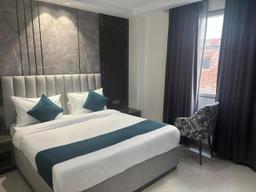 Hotel Mountain Bliss in Delhi