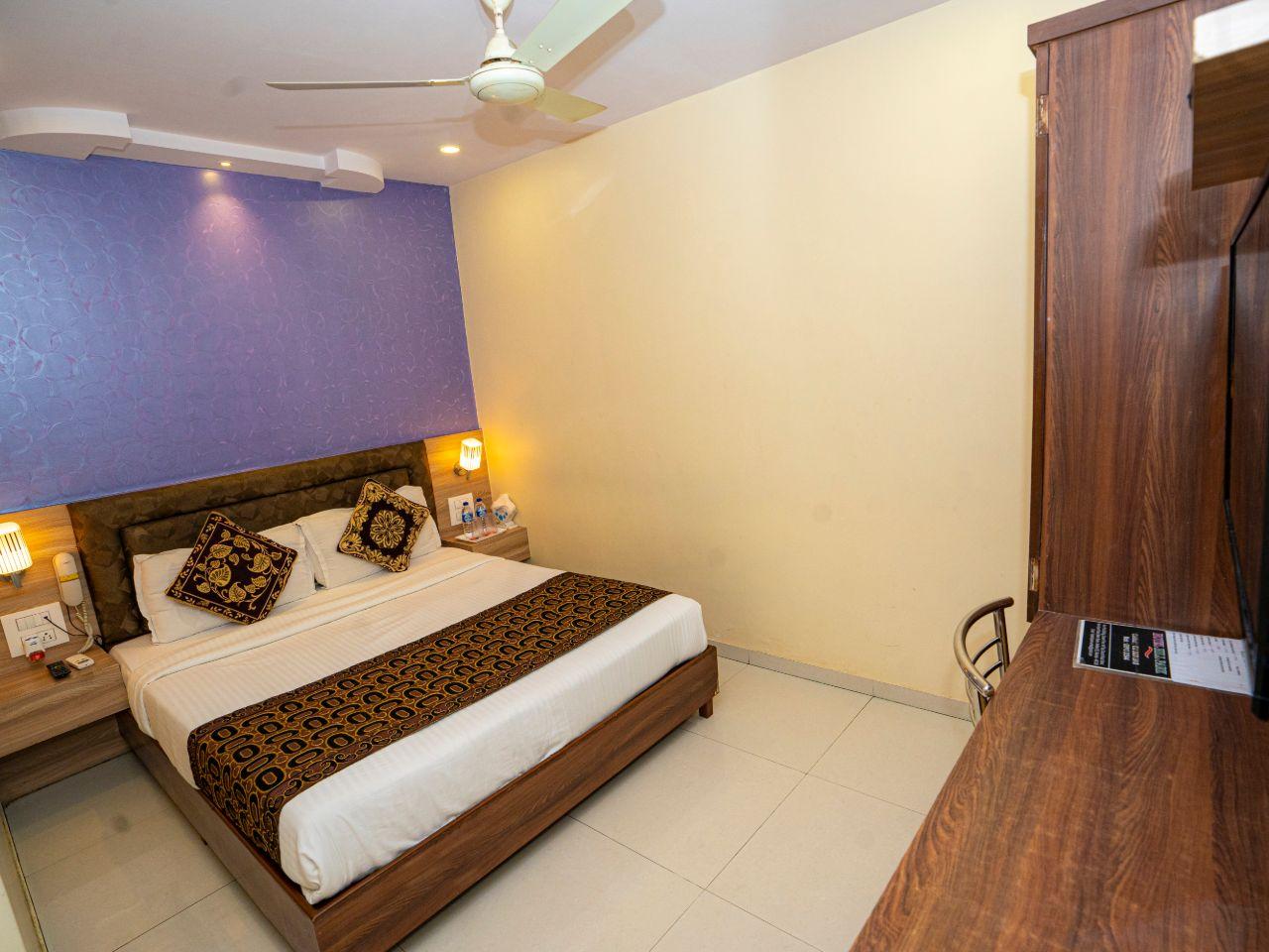 Hotel Hill Park in Mumbai