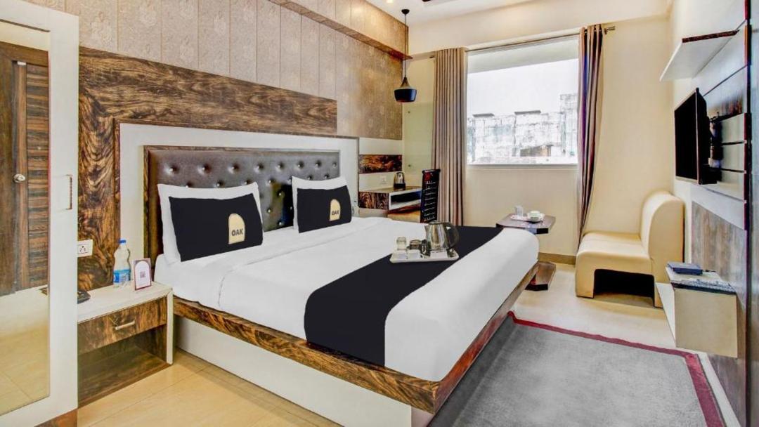Hotel Hind Palace in Lucknow