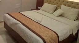 Blue Diamond Luxury Stay in Bangalore