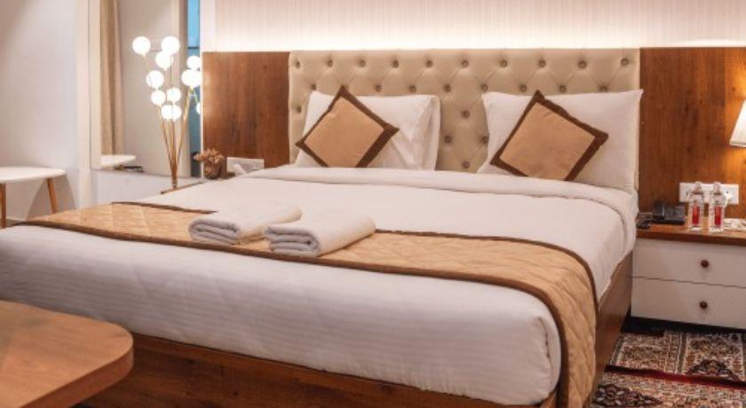 Blue Diamond Luxury Stay in Bangalore