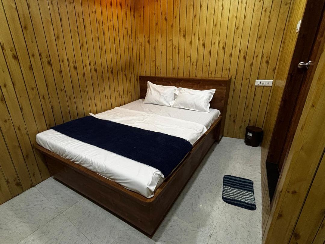 Hotel PKs Shahanai in Thane