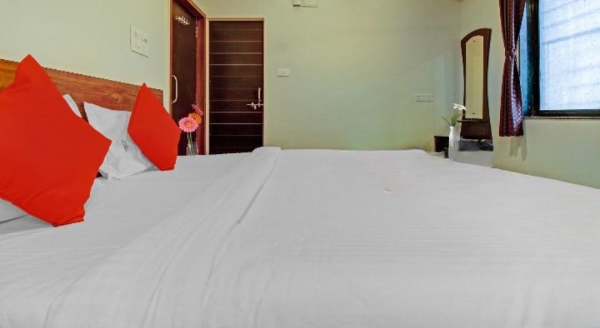 Hotel Dwarka in Pune