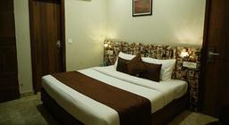 Hotel The Lamp in Zirakpur