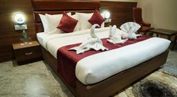 Hotel The Lamp in Zirakpur