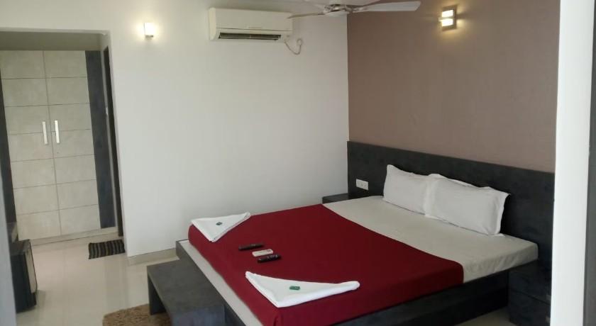 Hotel Raj Cottage in Karjat