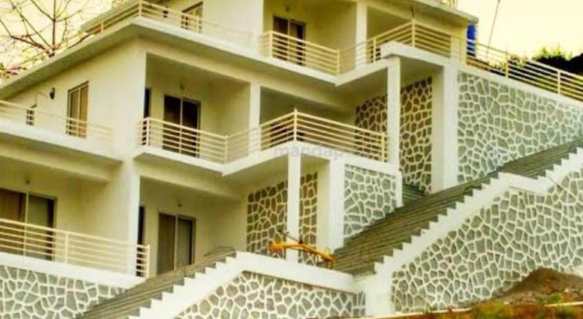 Hotel Raj Cottage in Karjat
