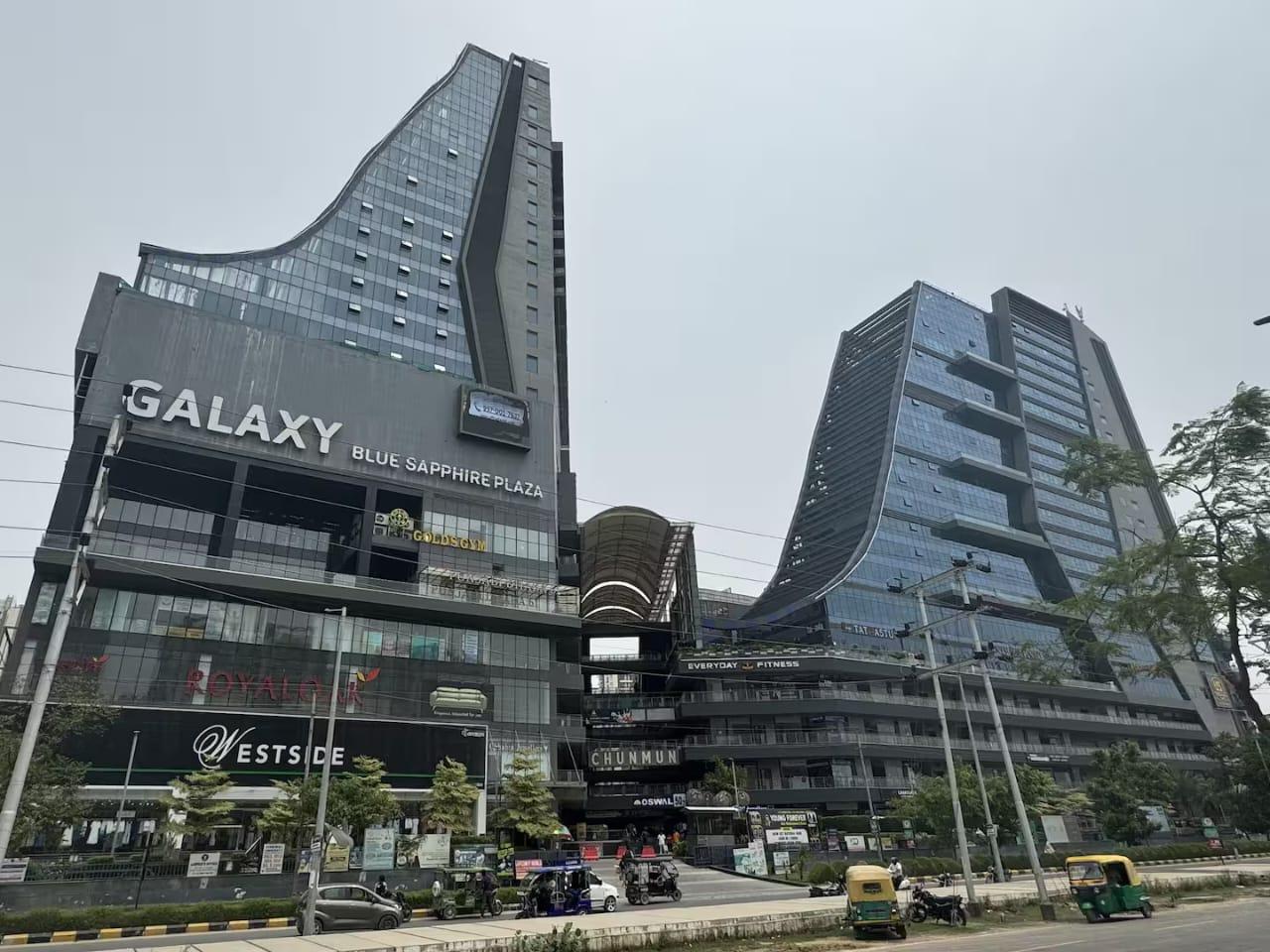 Nabhay Jacuzzi Suites in Noida