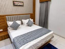 Hotel Grand Acme in Ahmedabad