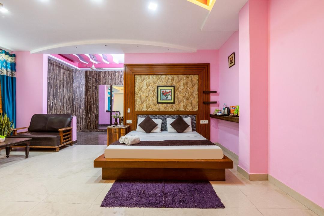 Hotel Warm Welcome in Noida