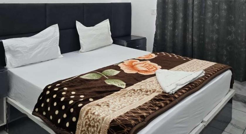 Hotel HR Residency in Delhi