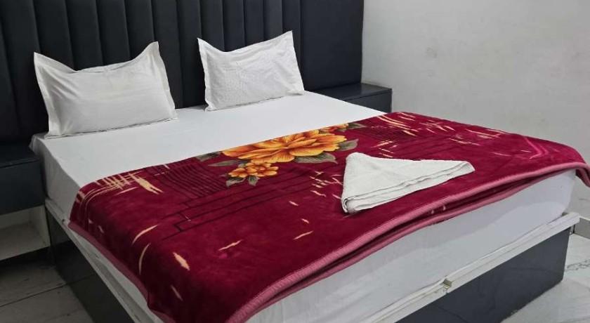Hotel HR Residency in Delhi