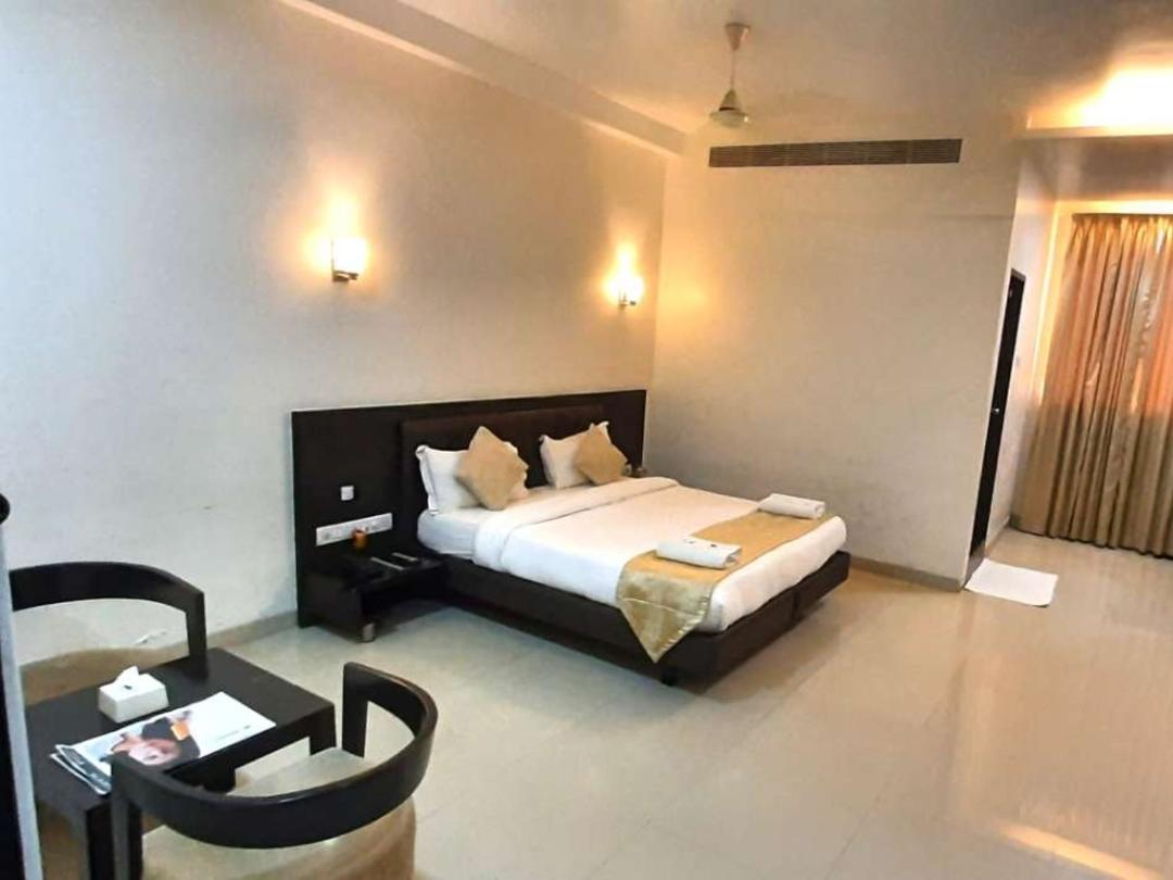 Hotel Western Inn in Vasai Virar