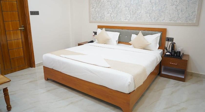 Hotel Blossom Inn in Lucknow