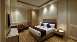 Palm Green Hotel and Resort in Delhi