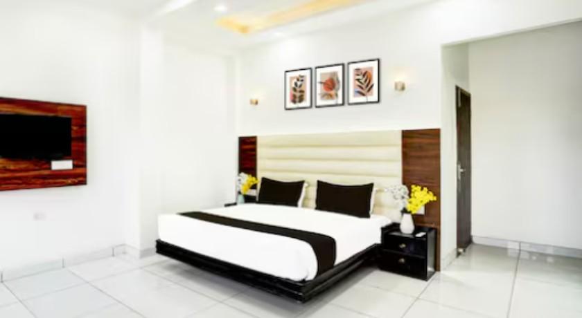 Oasis Hotel in Noida