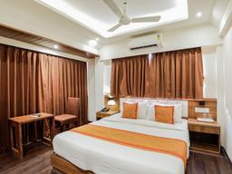 Hotel Ratna Mahal in Mumbai