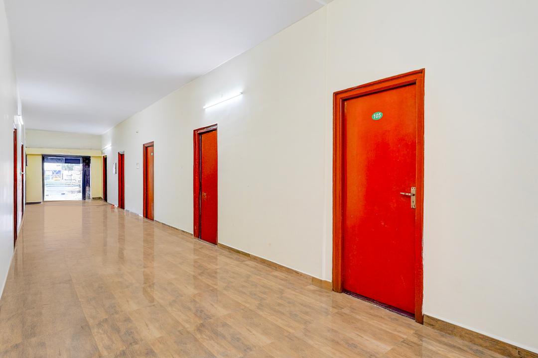 Super Hotel O Poigai Near Airport in Vellore