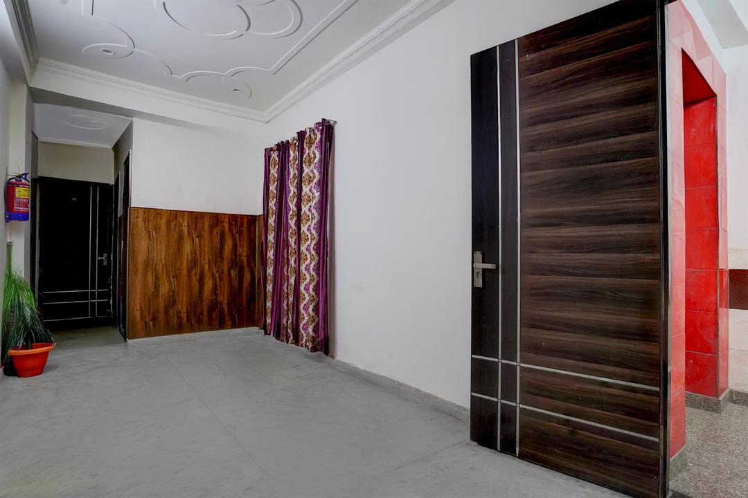 Super Townhouse Johri Enclave Metro Station Formerly Second Home in Ghaziabad