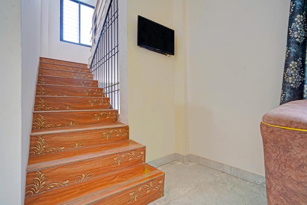 Super Hotel O CRPF Crossway Formerly V7 Inn Service Apartment in Nagpur