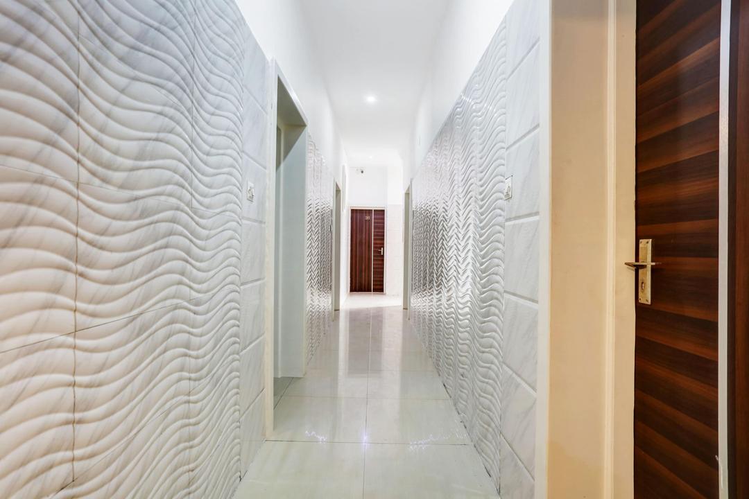 Super Hotel O Jammu Near Ragunath Bazaar Formerly GoodWill in Jammu