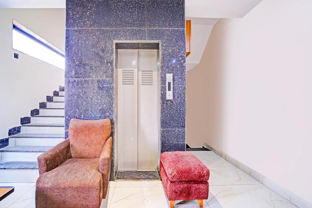 Super Townhouse LIG Main Road Indore in Indore