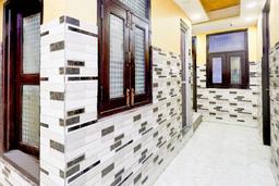 Super Hotel O Fazalpur in Delhi
