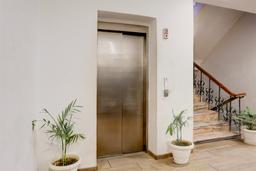 Super Townhouse Prayagraj Near Railway Station Formerly Santosh Palace in Prayagraj