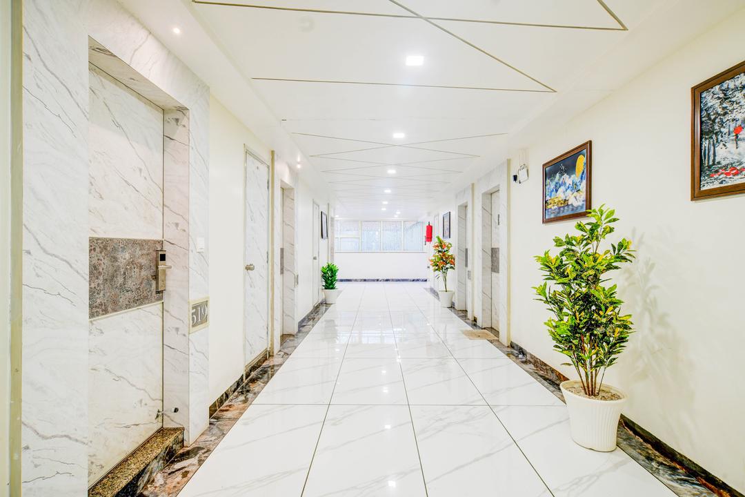 Townhouse Oak PTC Indore Junction in Indore