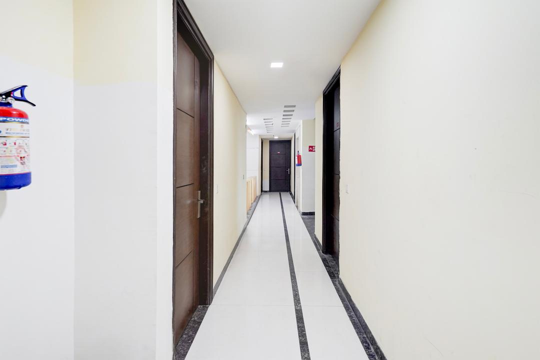 Super Townhouse Sector 51 Noida Near Metro Station in Noida