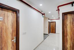 Super Collection O Karkardooma Court Metro Station Formerly Hotel Lotus in Delhi