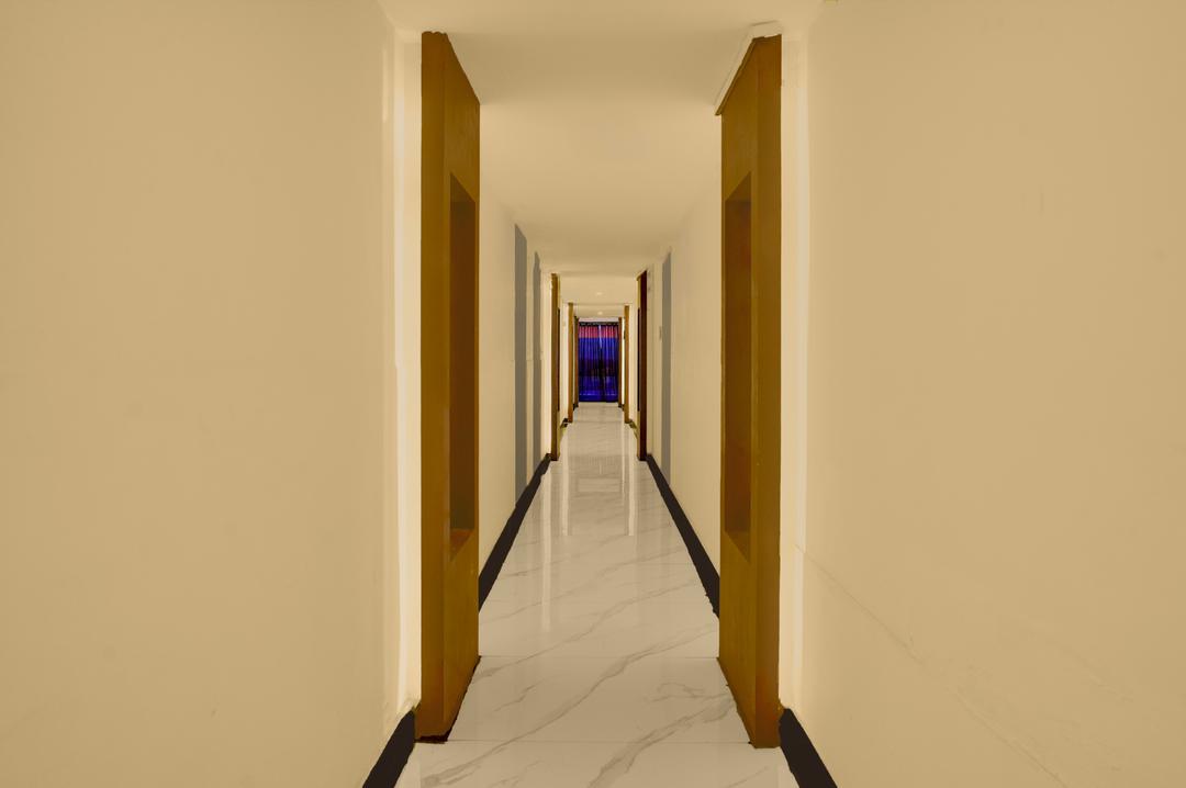 Collection O Lodha Experia Mall Dombiwali Formerly RR Suites in Thane