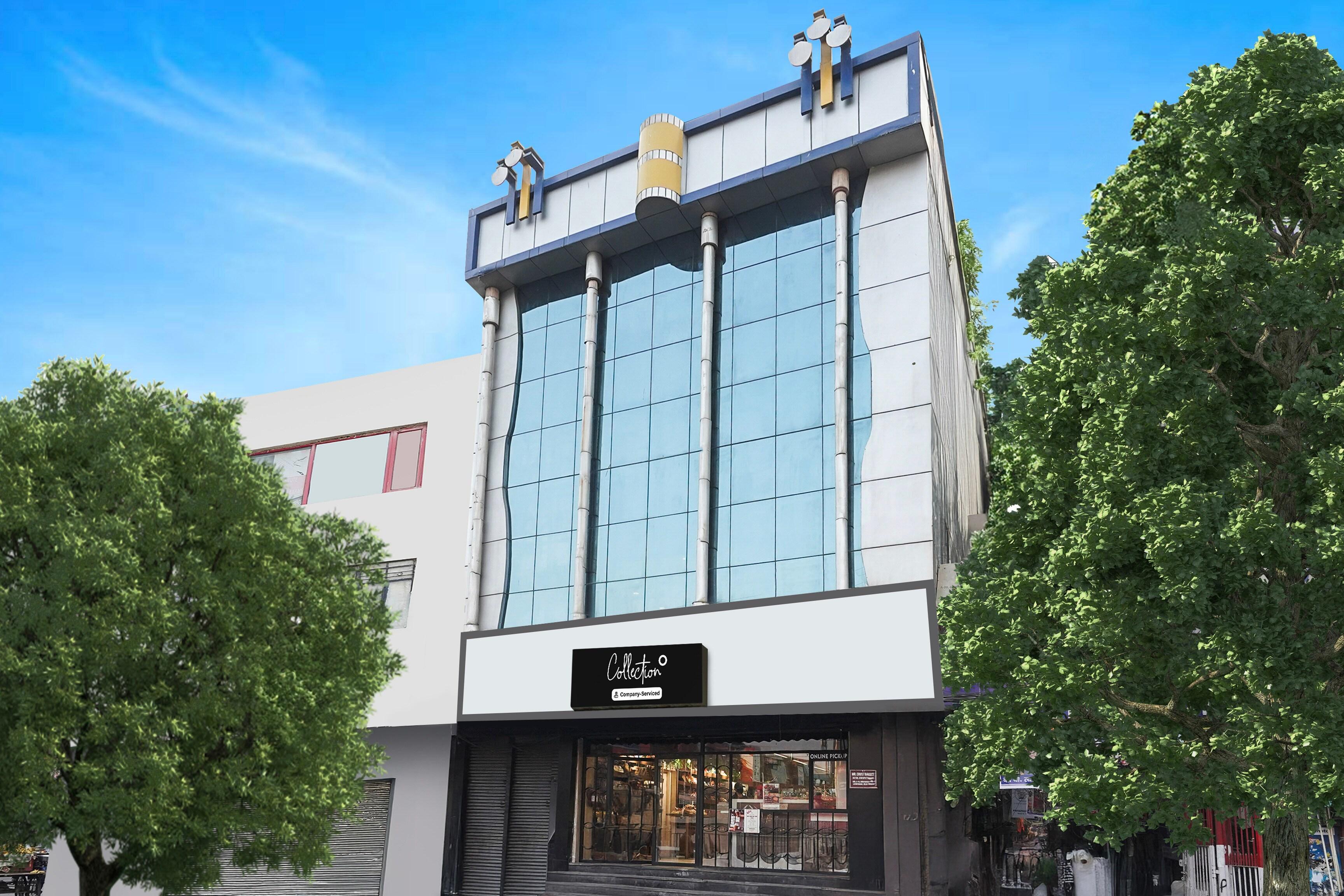 Super Collection O Nirman Vihar in Delhi